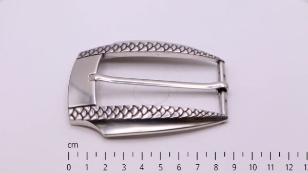 Buckle 1052 with CM ruler