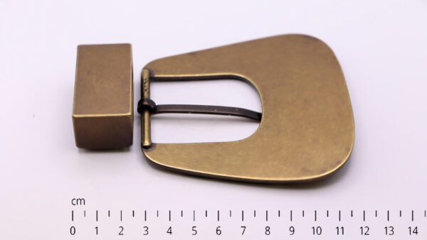Buckle 1062 with CM ruler