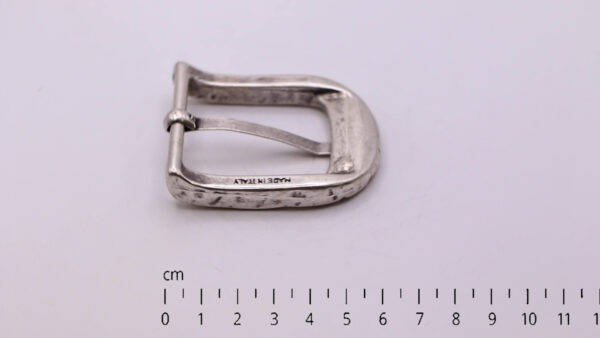Buckle 1063 with CM ruler